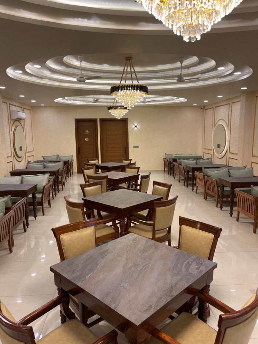 THE PARK HOTEL AND RESTAUREANT - Housity