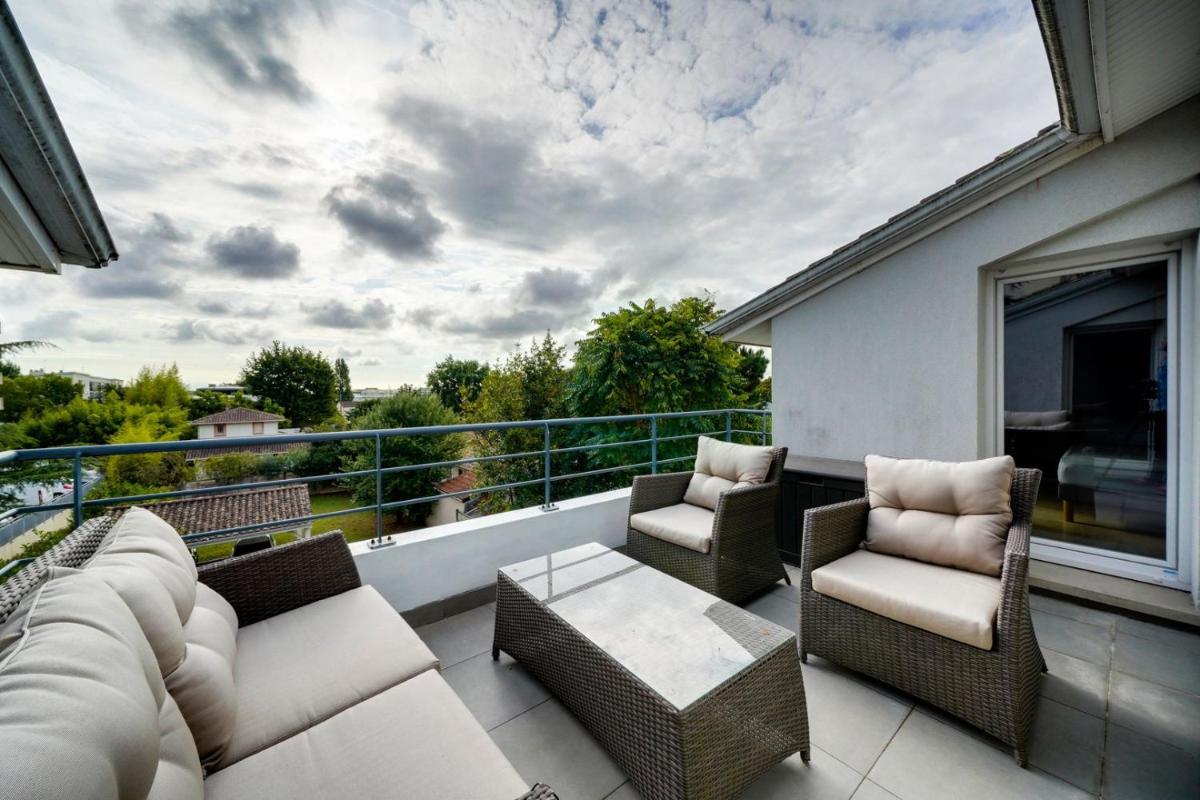Nice apartment Mérignac with terrace and parking - Housity