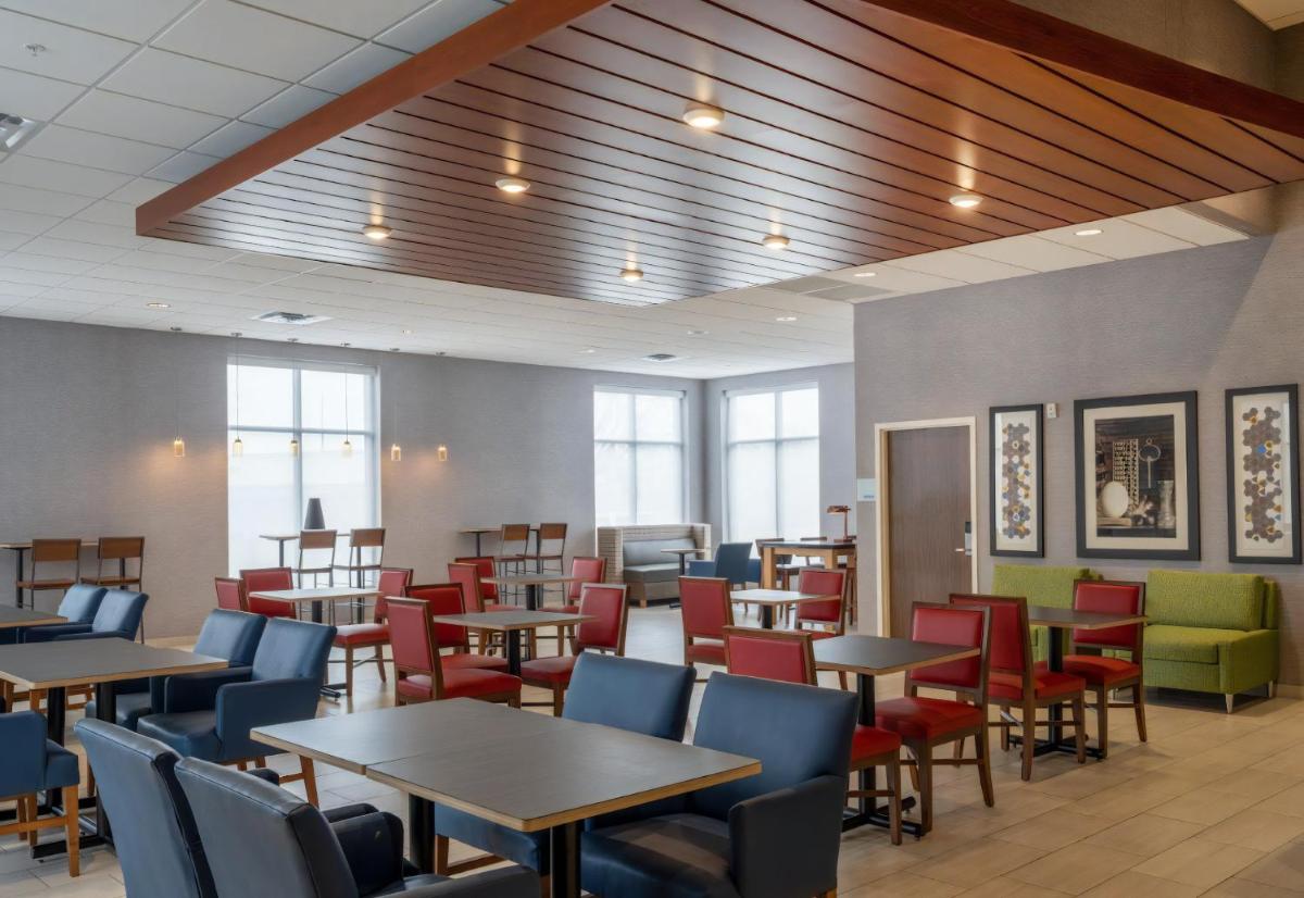Holiday Inn Express - Minneapolis West - Plymouth by IHG - Housity