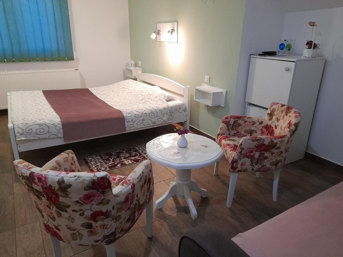 Sobe i apartmani Kety - Housity