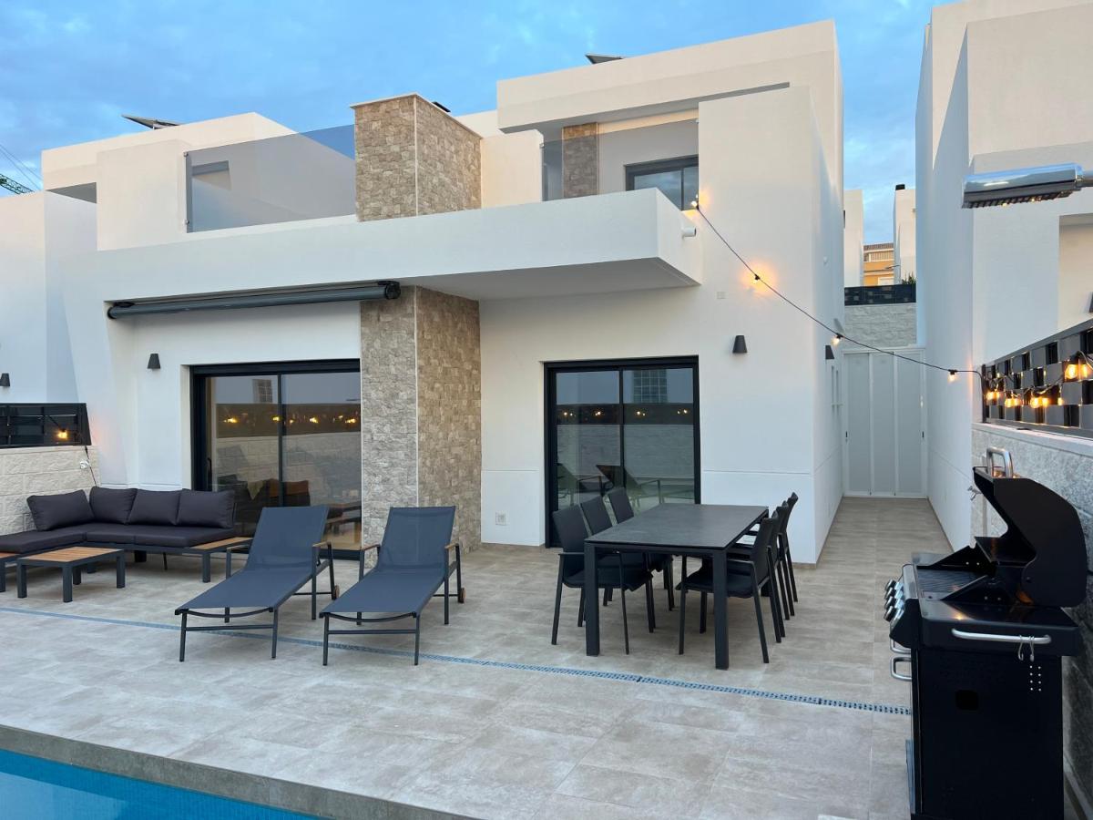 Beautiful villa in Benijofar with private pool and pet friendly - Housity