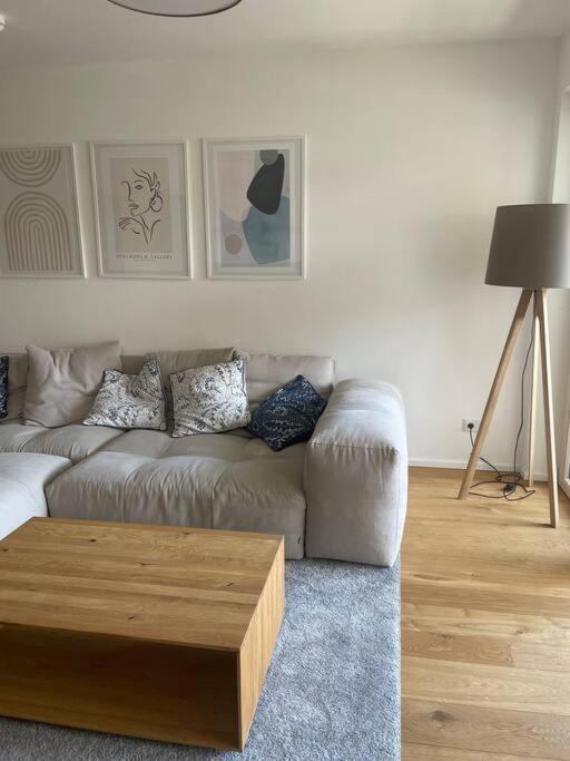 Wunderschönes 4 Zimmer Apartment mit Seeblick - Housity