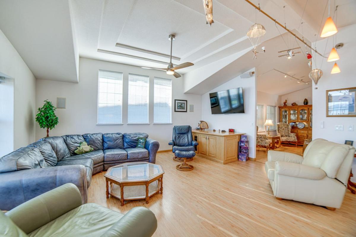North Lakeport Home on Clear Lake: Boat + Unwind! - Housity