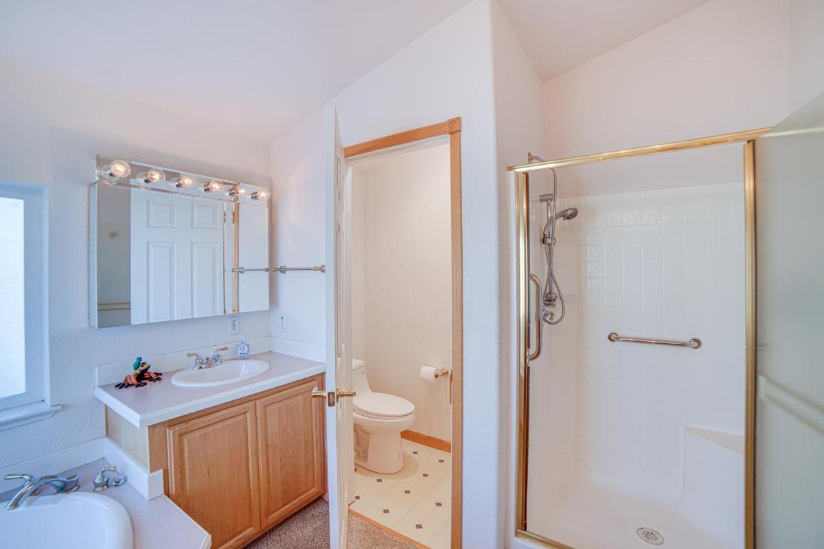 North Lakeport Home on Clear Lake: Boat + Unwind! - Housity