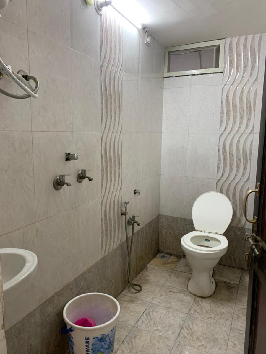 Hotel Crown - Housity