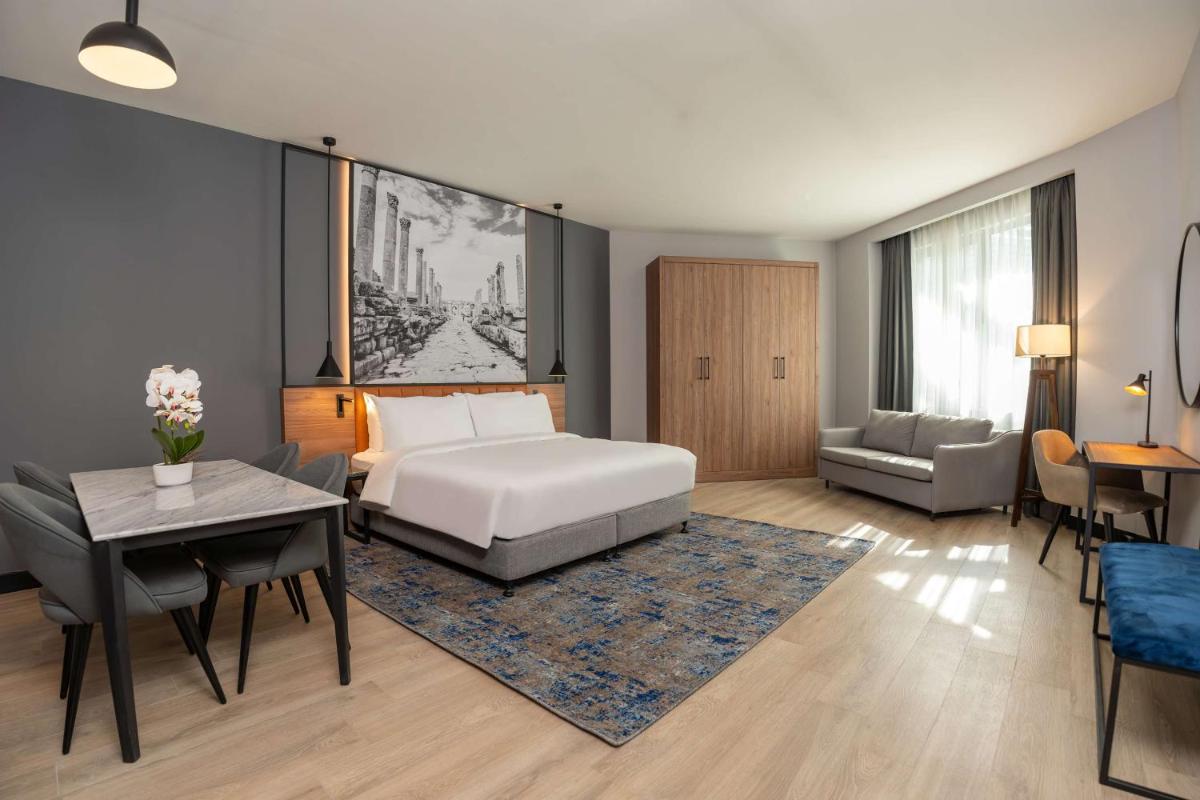 Radisson Blu Hotel, Amman Galleria Mall - Hizvo
