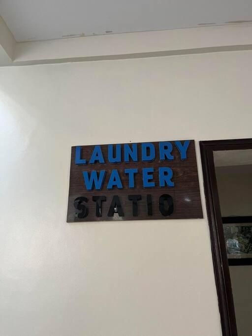 Suitetrails - 1BR Luxe Condo Suite nr SM Bicutan/NAIA w/ parking