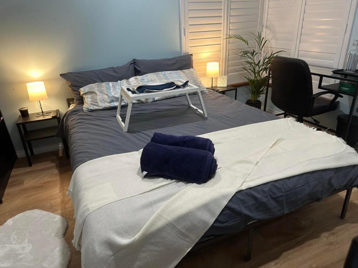 Paradise On The Lakes Escape - Housity