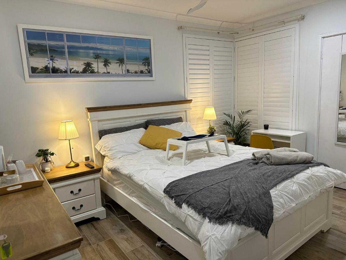 Paradise On The Lakes Escape - Housity