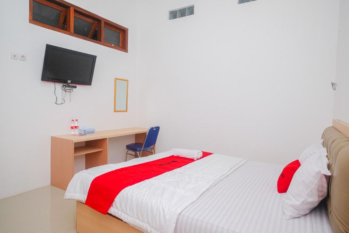 RedDoorz Syariah near Alun Alun Temanggung - Housity