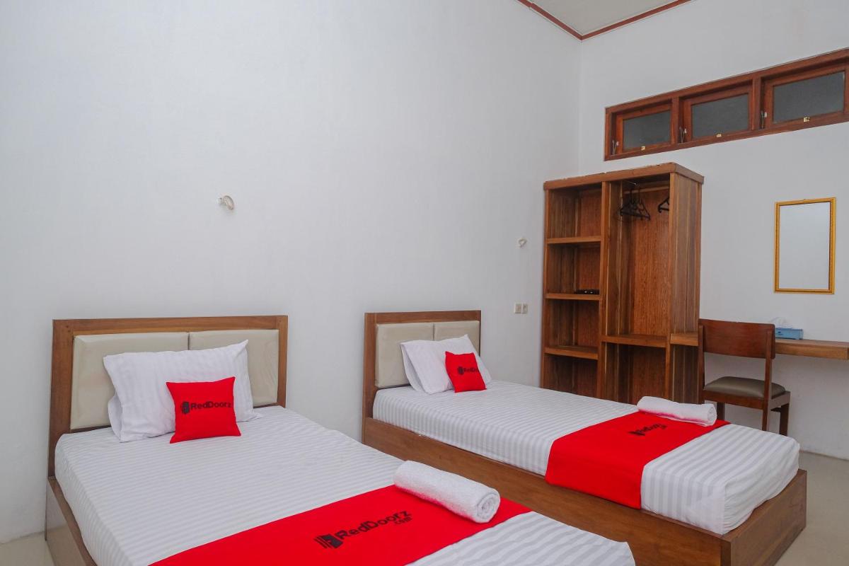 RedDoorz Syariah near Alun Alun Temanggung - Housity
