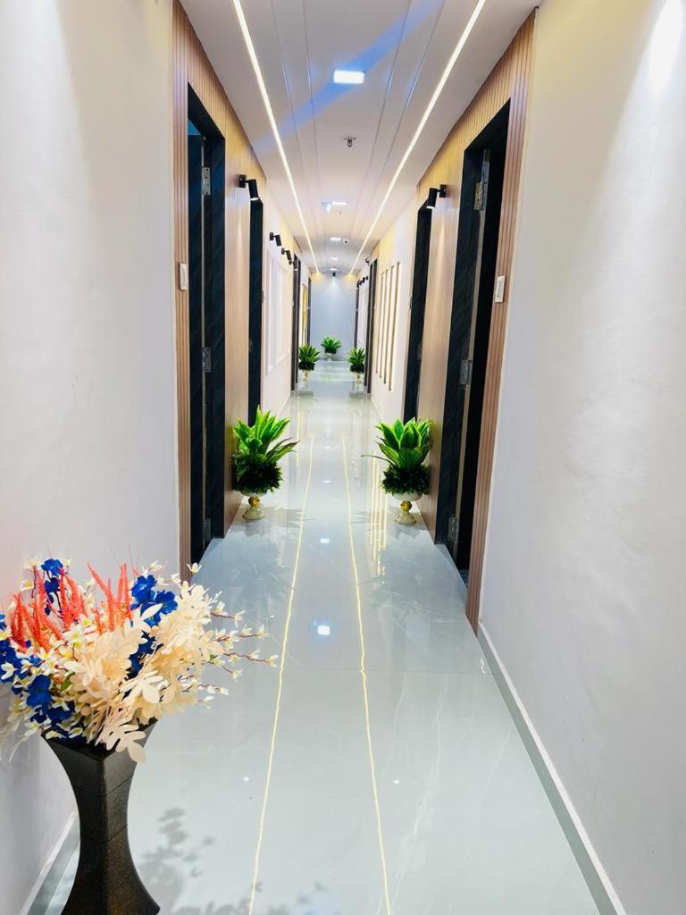 HOTEL STAR GALAXY - Housity