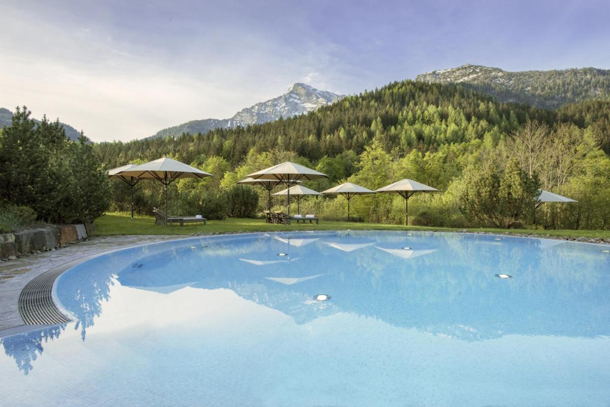 Ein allgemeiner Bergblick oder ein Berglick von des Resorts aus