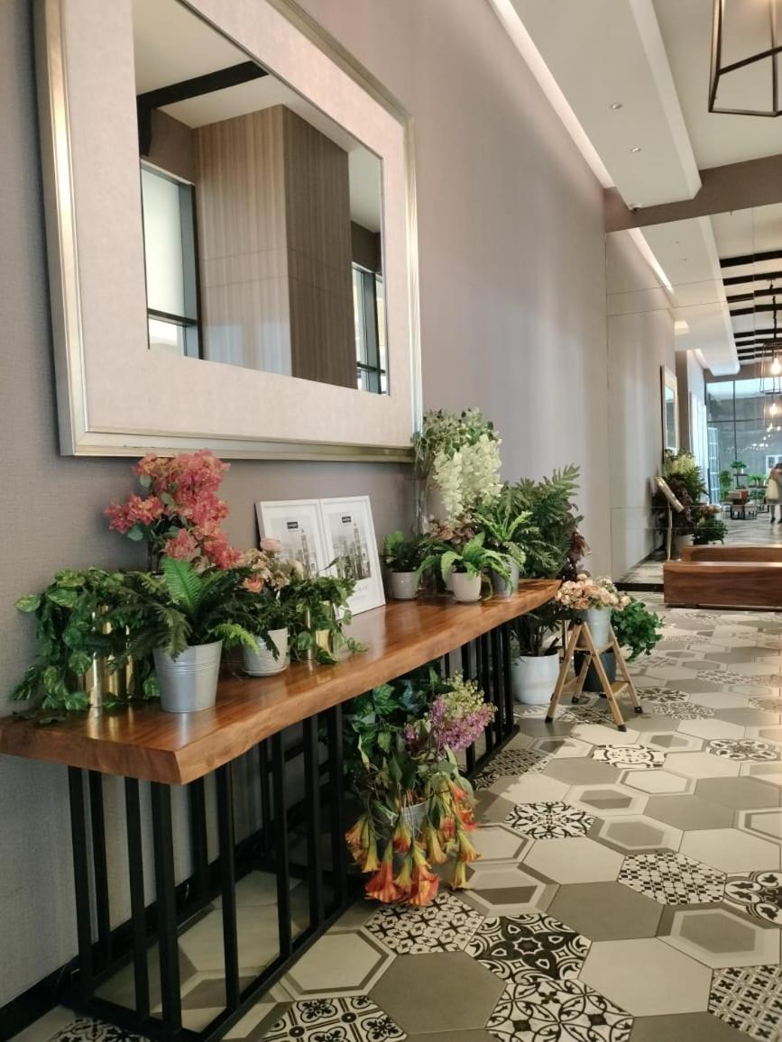 Comfy Apartment at SuperMall Pakuwon - Housity