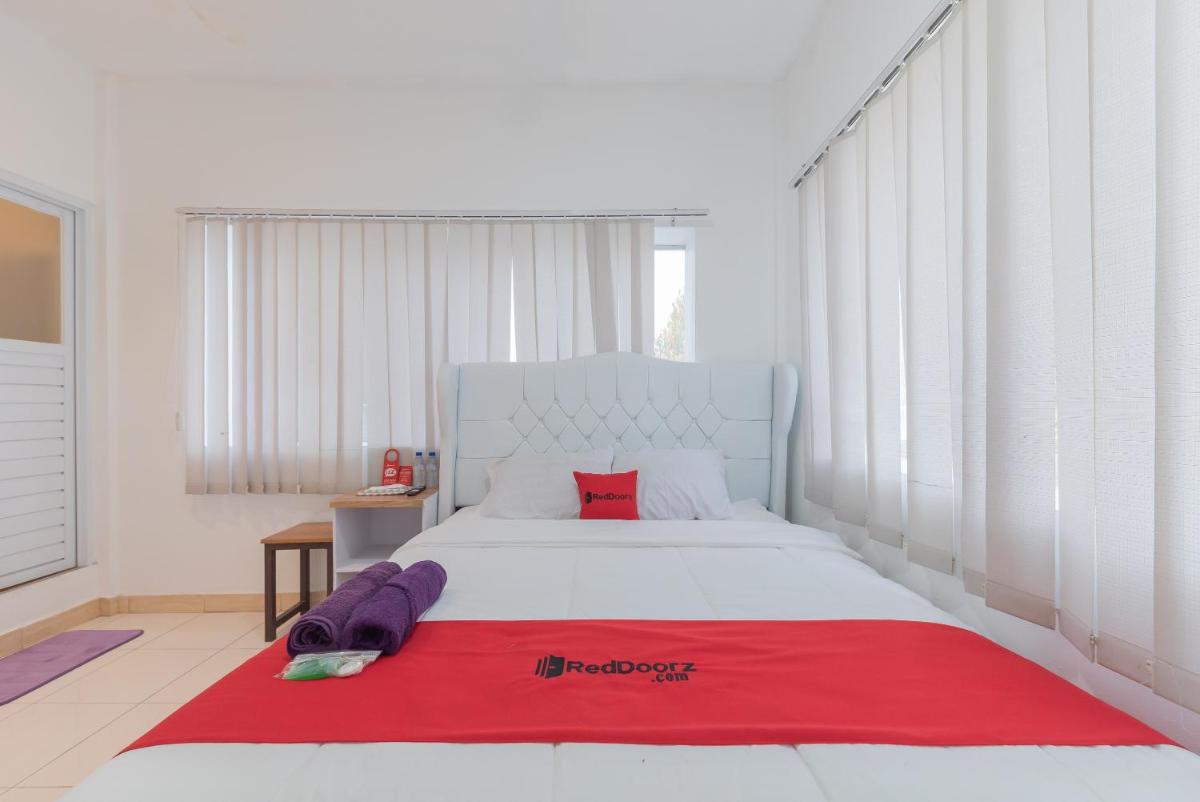 RedDoorz at Jalan Pangkal Perjuangan Karawang - Housity