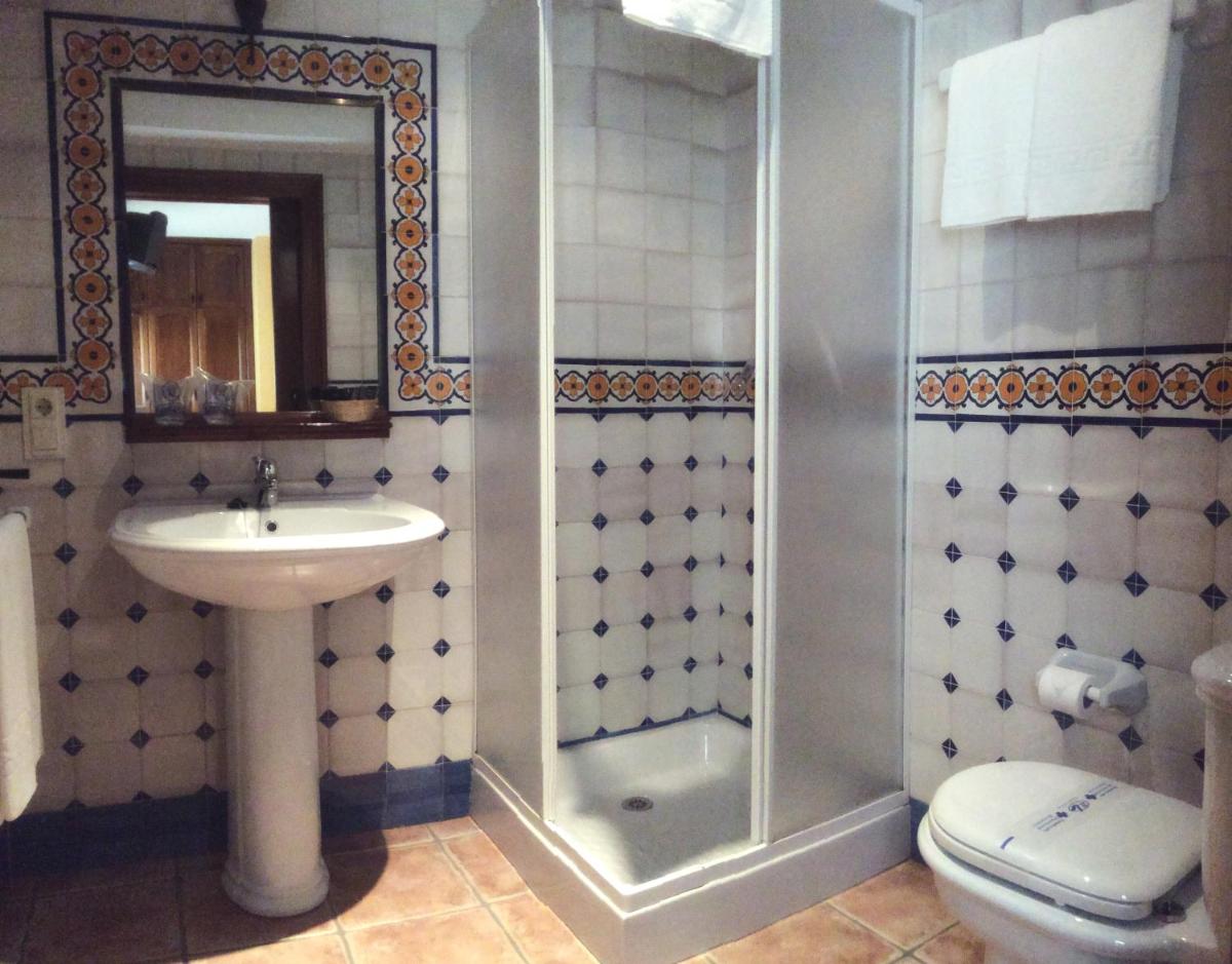 Hotel Rural Pepe Alvarez - Housity