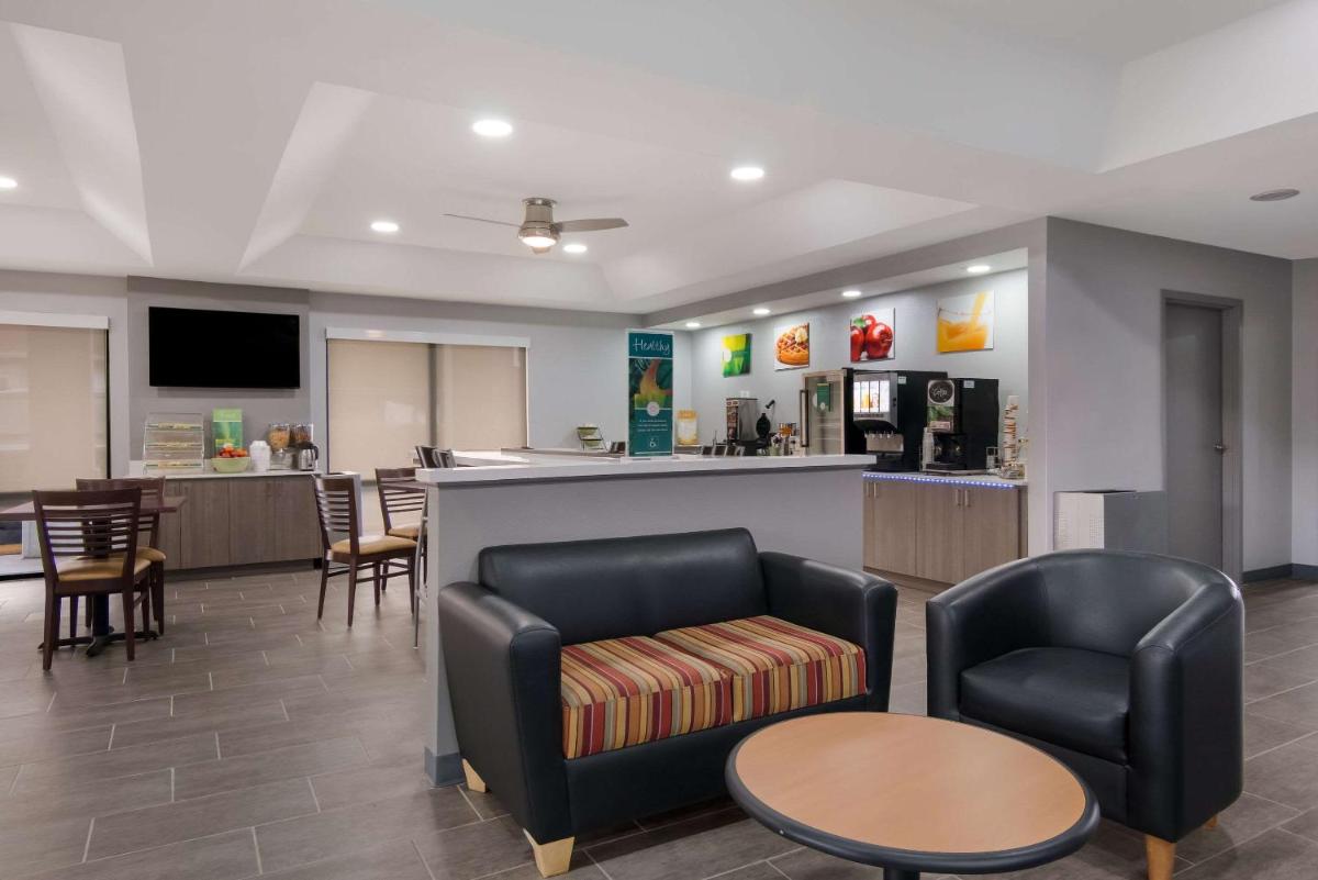 Quality Inn near Casinos and Convention Center - Housity