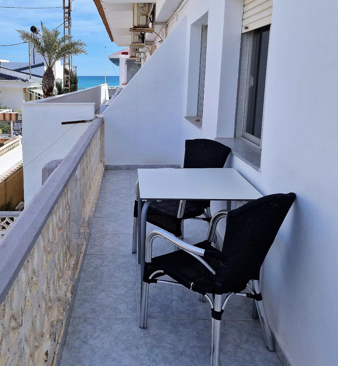 Hostal Alba - Housity