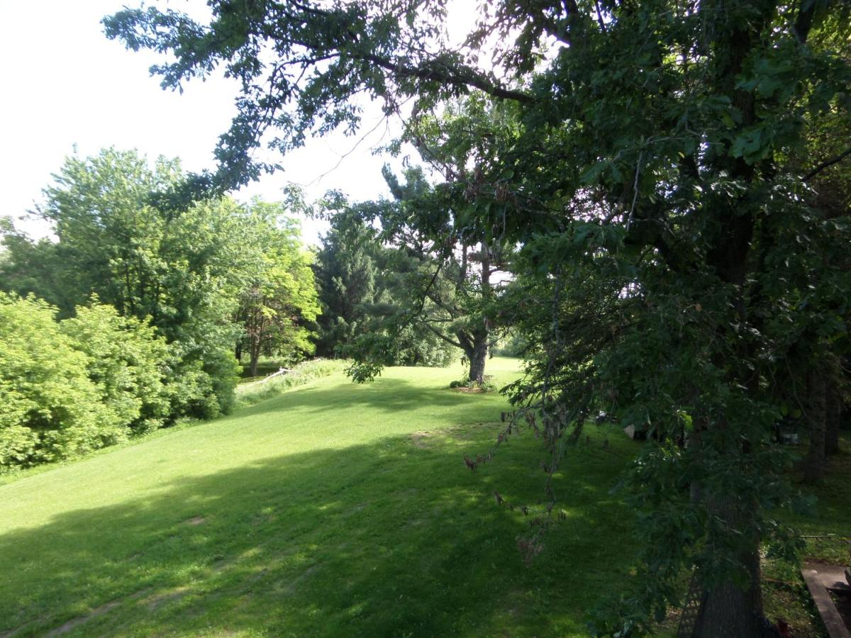 Inn on the Moraine - Housity
