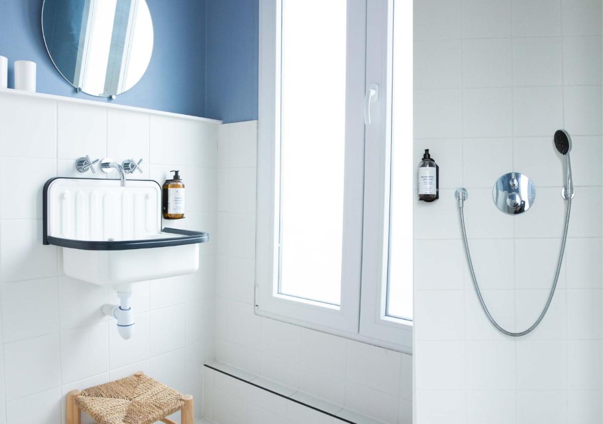 Salle de bains dans l'établissement Hôtel La Nouvelle République & Hammam
