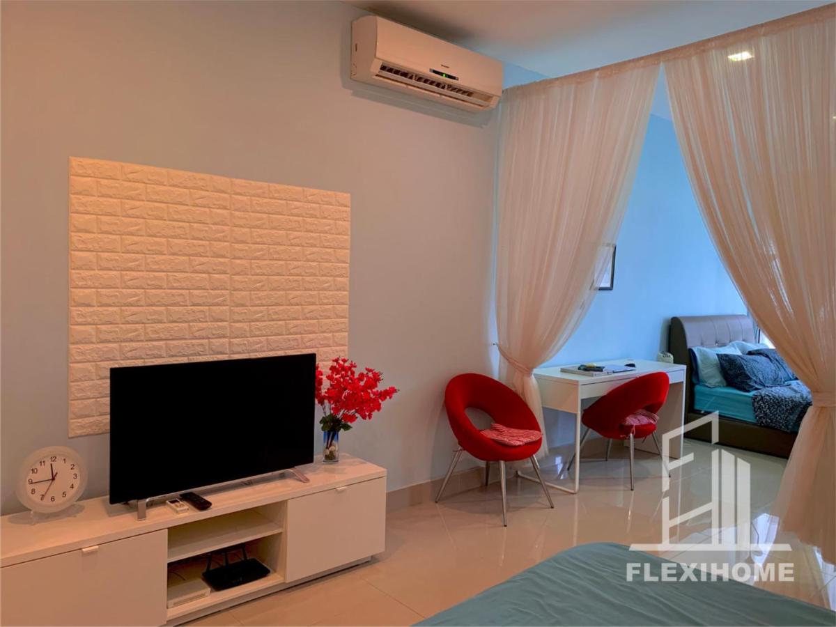 10am-6pm, SAME DAY CHECK IN AND CHECK OUT, Work From Home, Shaftsbury-Cyberjaya, Comfy Home by Flexihome-MY - Housity
