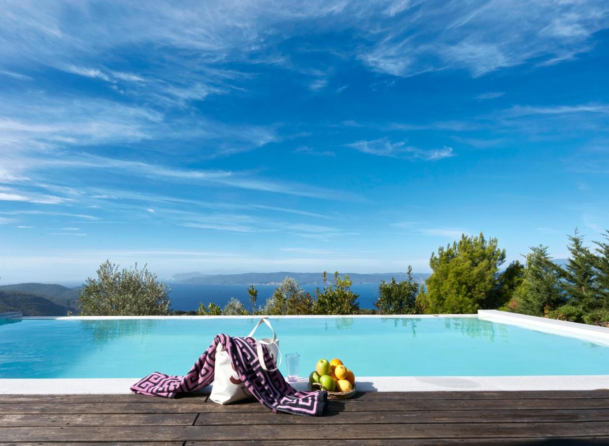 Luxury villa in Kechria - Housity