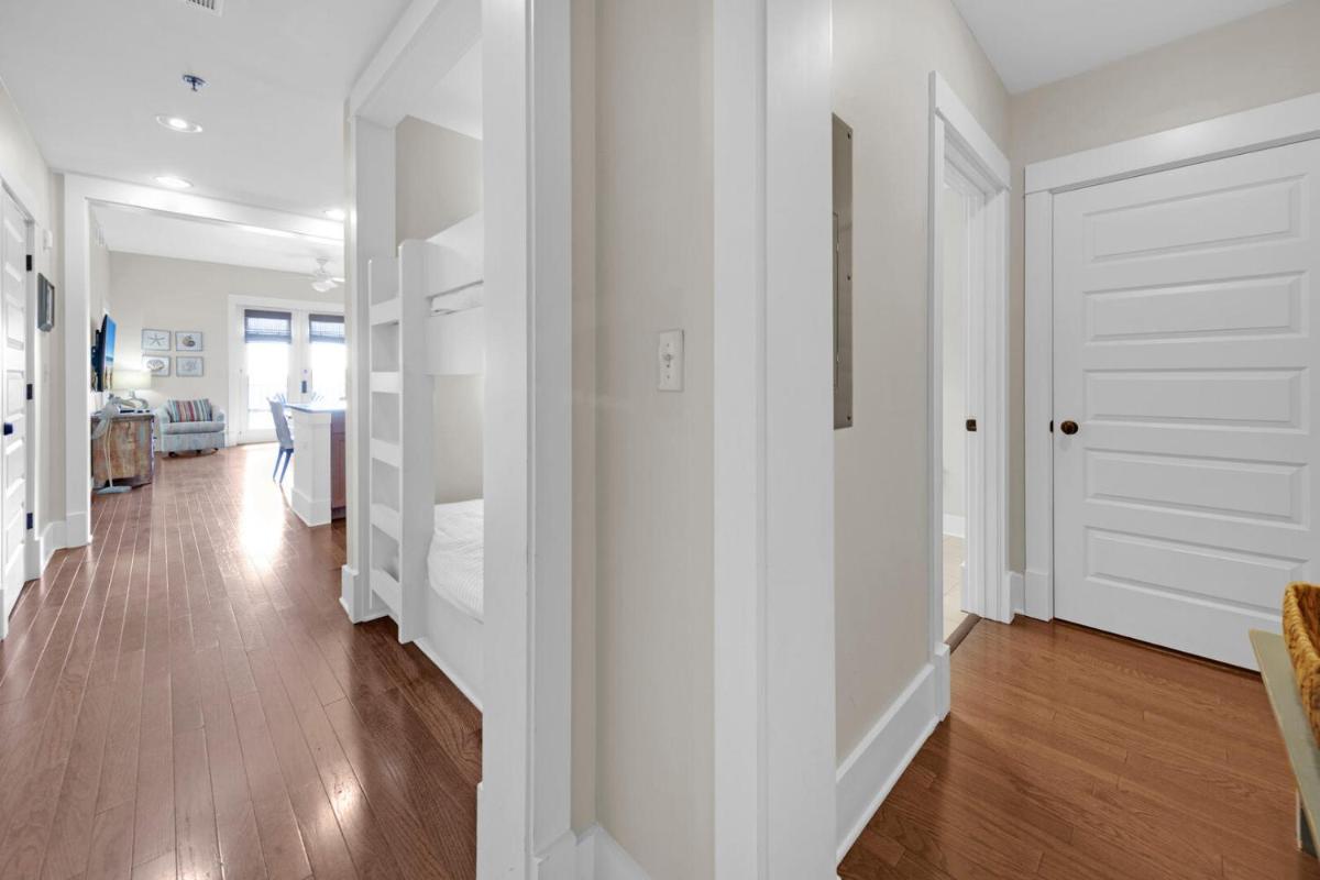 Redfish Village 409 top floor stay on 30A - Housity