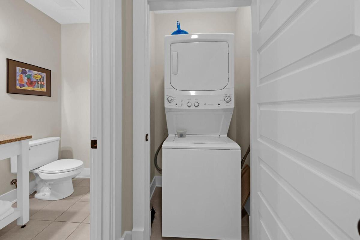 Redfish Village 409 top floor stay on 30A - Housity