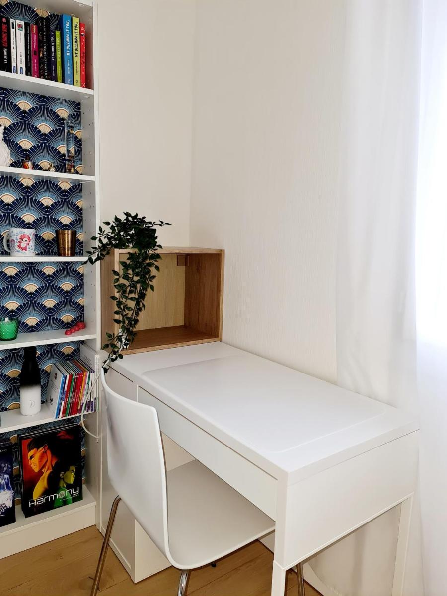 Chambre, Salle de bain et salon privé - Paris La Défense - Housity