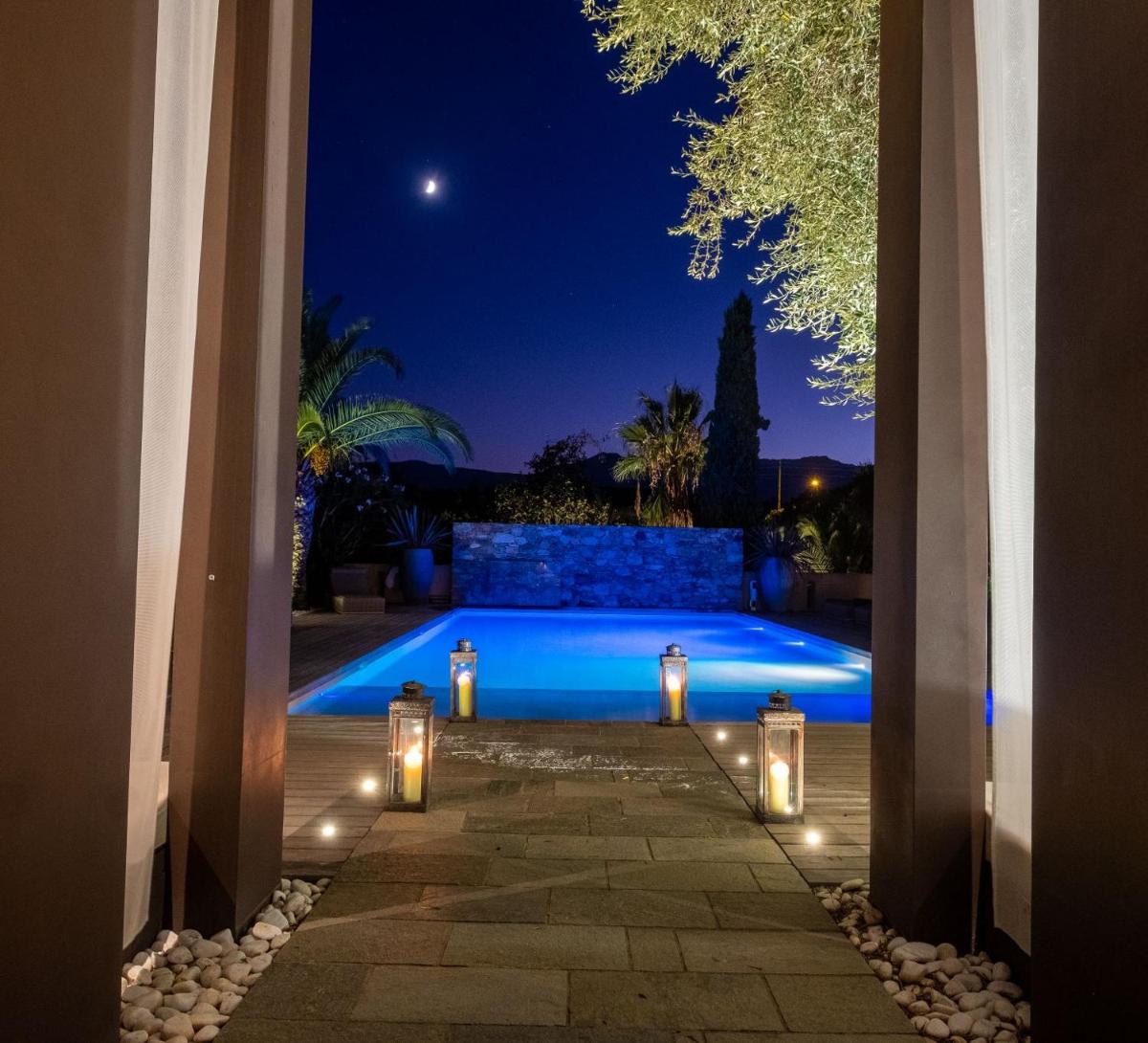 Piscine de l'établissement Hôtel La Dimora & Spa ou située à proximité