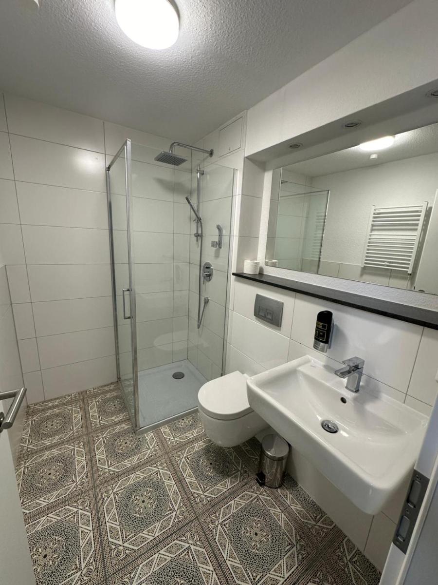 Wal Hotel - Housity