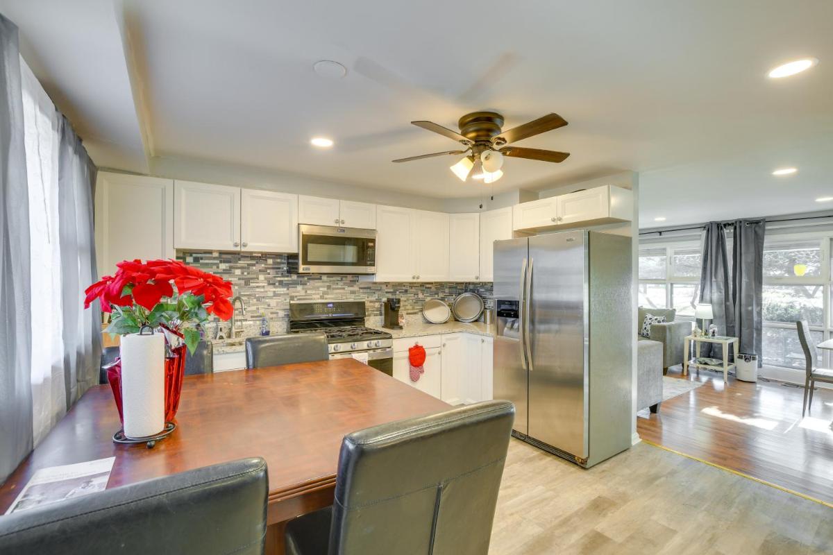 Country Club Hills Home with Charcoal Grill and Yard! - Housity