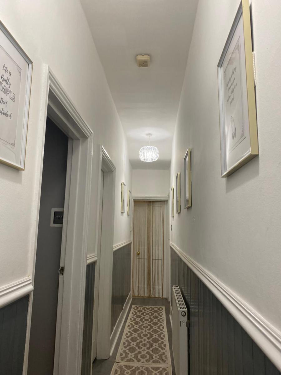 Cozy double room available -South London - Housity