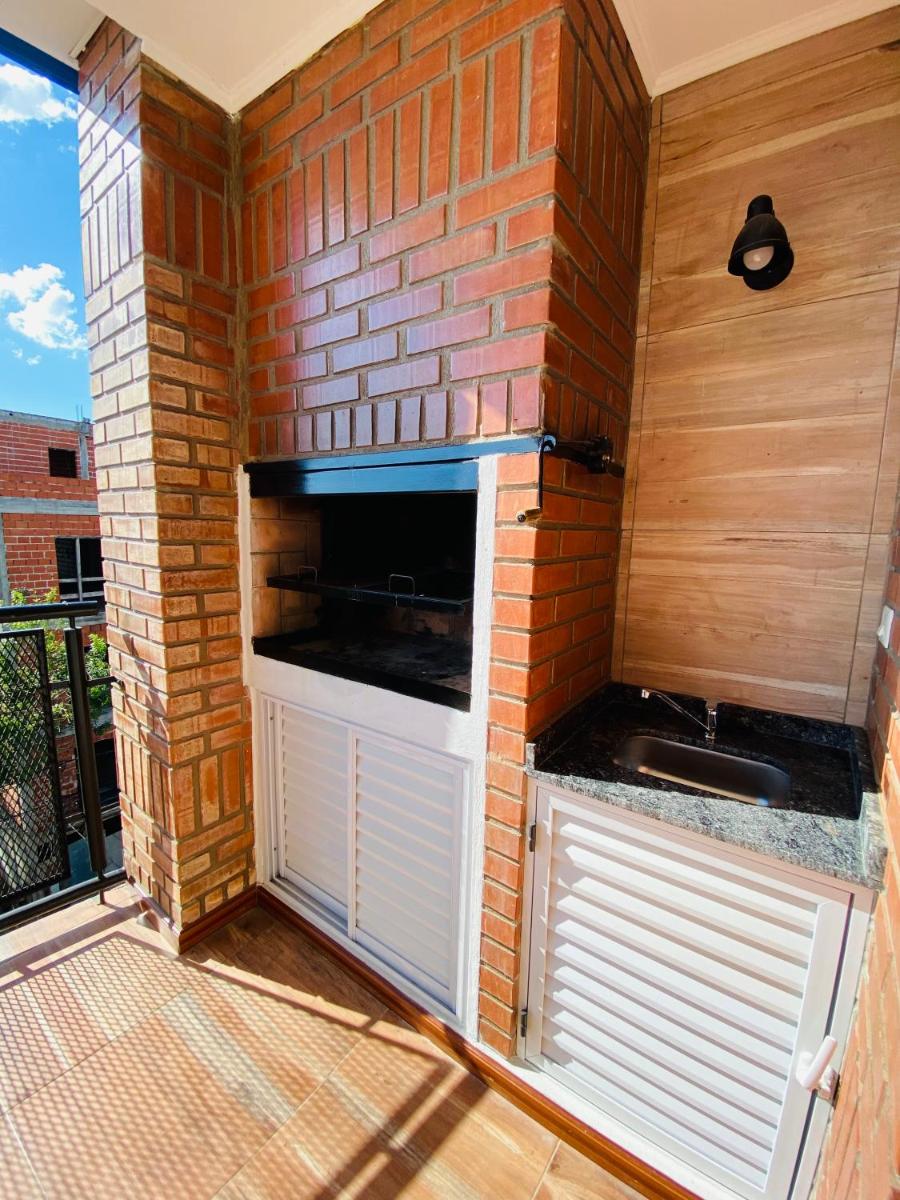 Amplio y Cálido con parrilla en el balcón - Hizvo