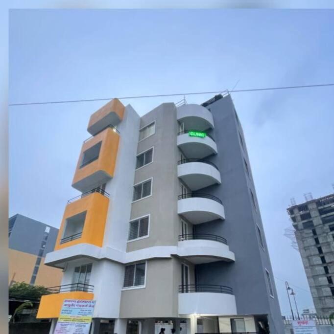 2BHK, Perfect for Family, next to Mumbai Expressway, Pune - Housity
