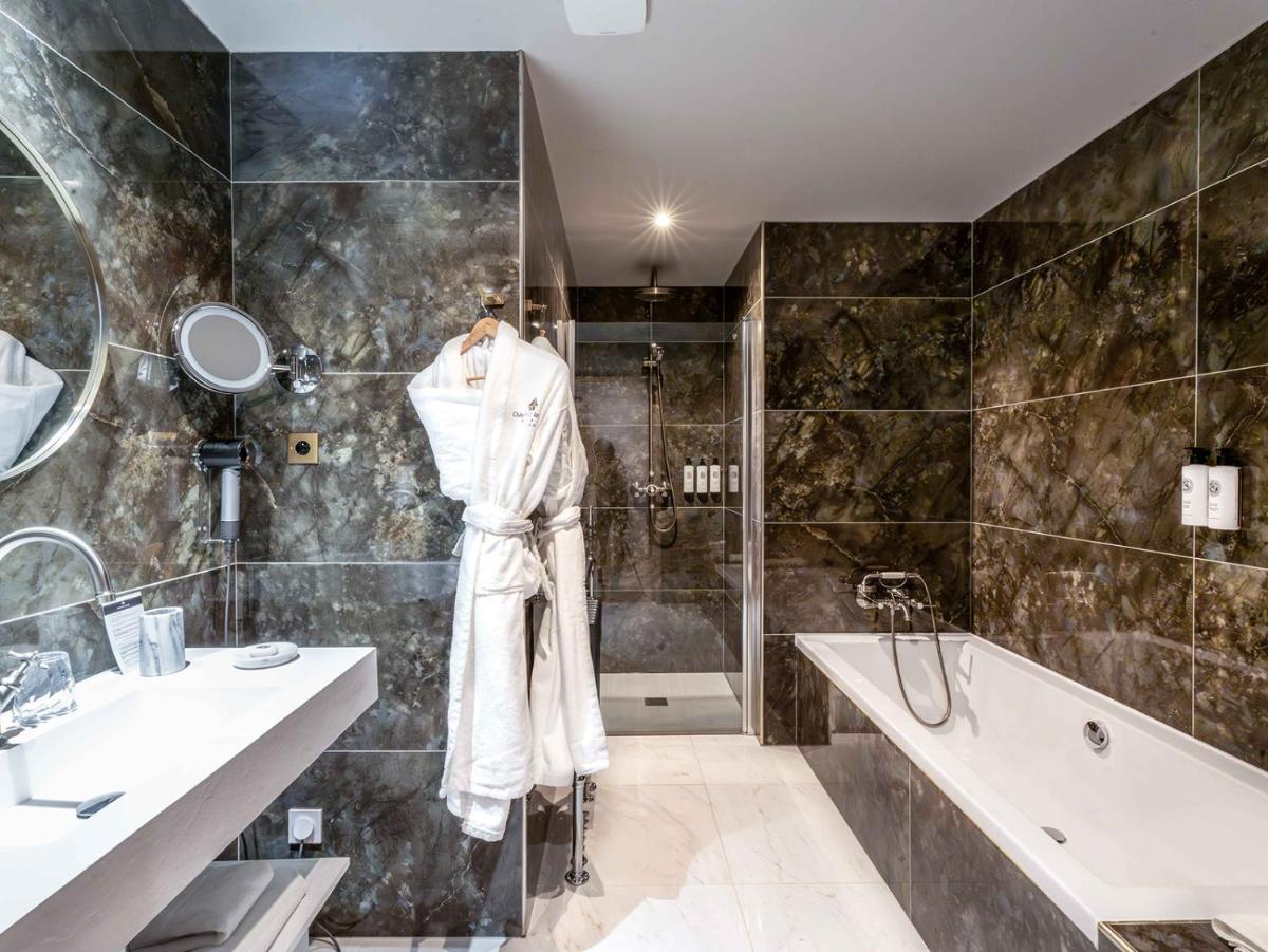 Salle de bains dans l'établissement Hôtel Le Diamond Rock