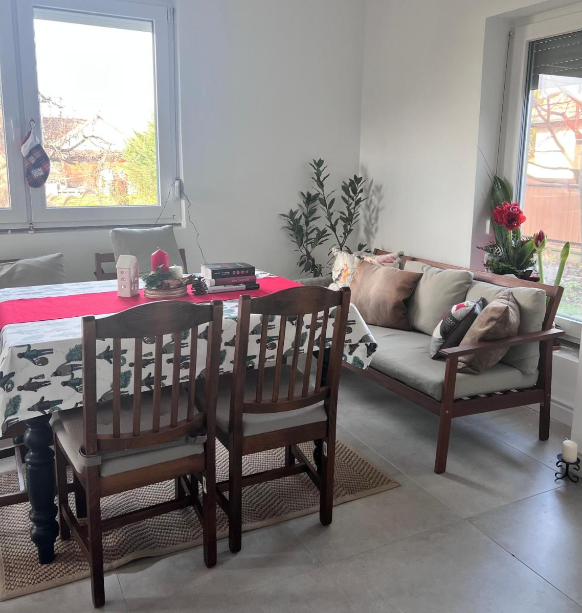 Éva Pihenőház Tiszaföldvár - Housity