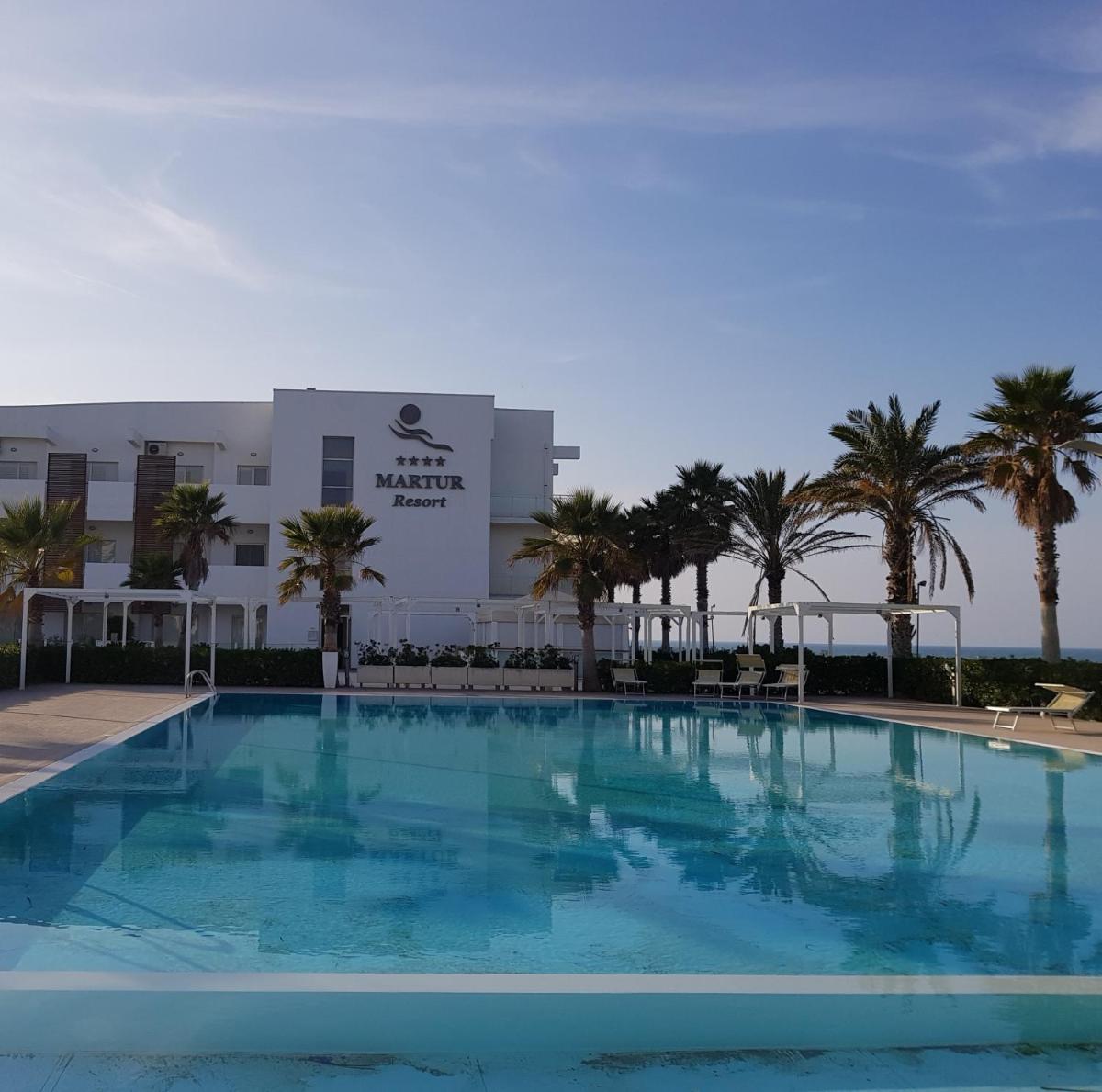 Martur Resort - Housity