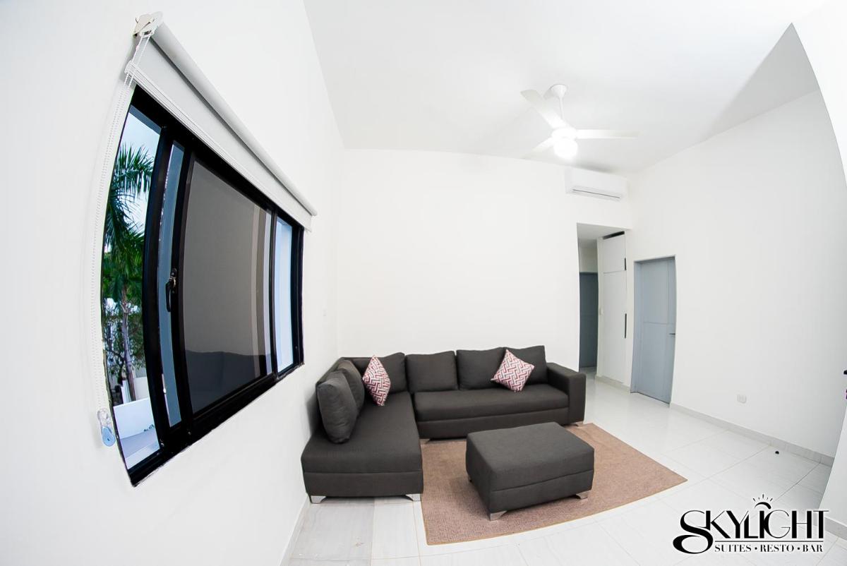 Skylight Suites Hotel - Housity