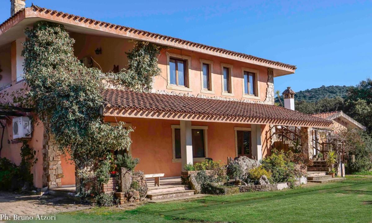 Sa Tanchitta - Housity