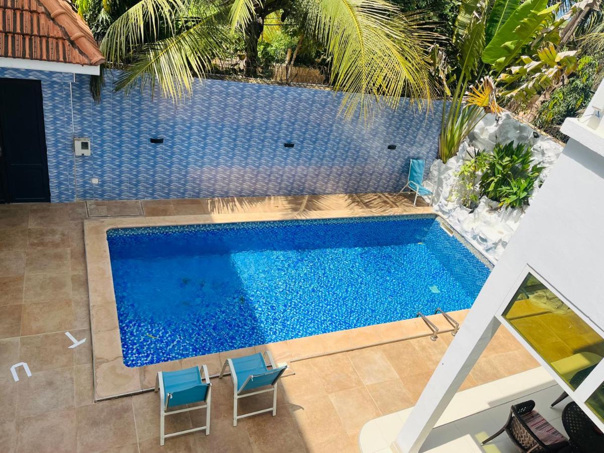 Chambre SDB avec accès piscine - Housity