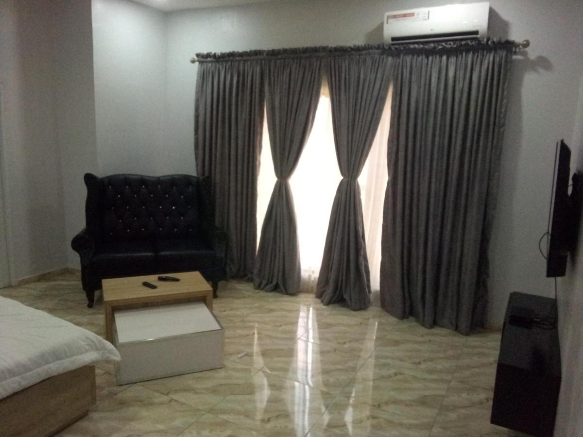 CIS SERVICE APARTMENT - Housity
