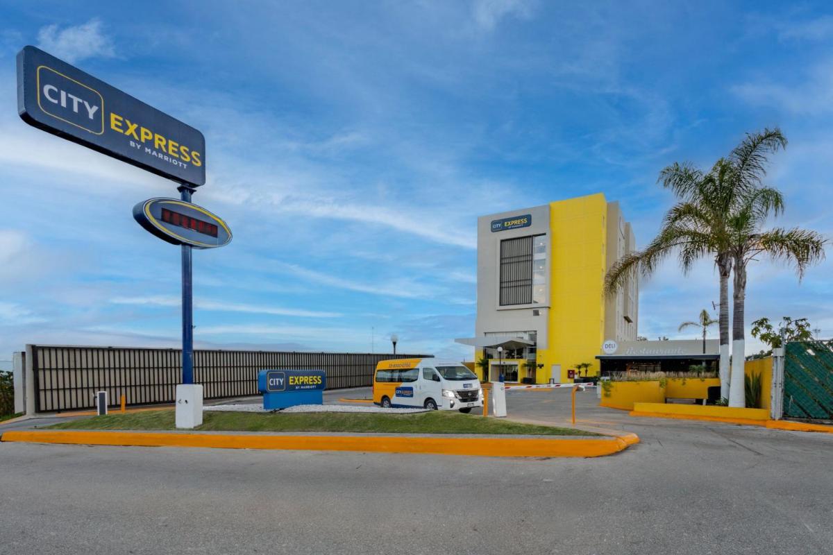 City Express by Marriott Guadalajara Aeropuerto - Housity