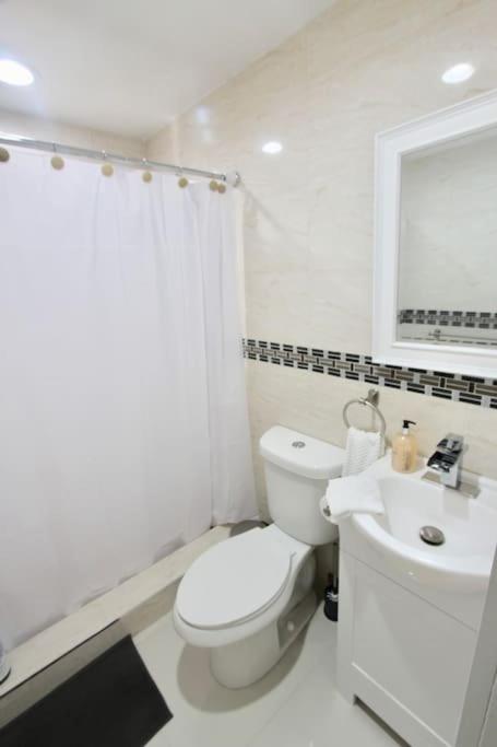 Suitetrails - 2 Stylish SoBe Condo 1/2 Block From The Beach!!!!