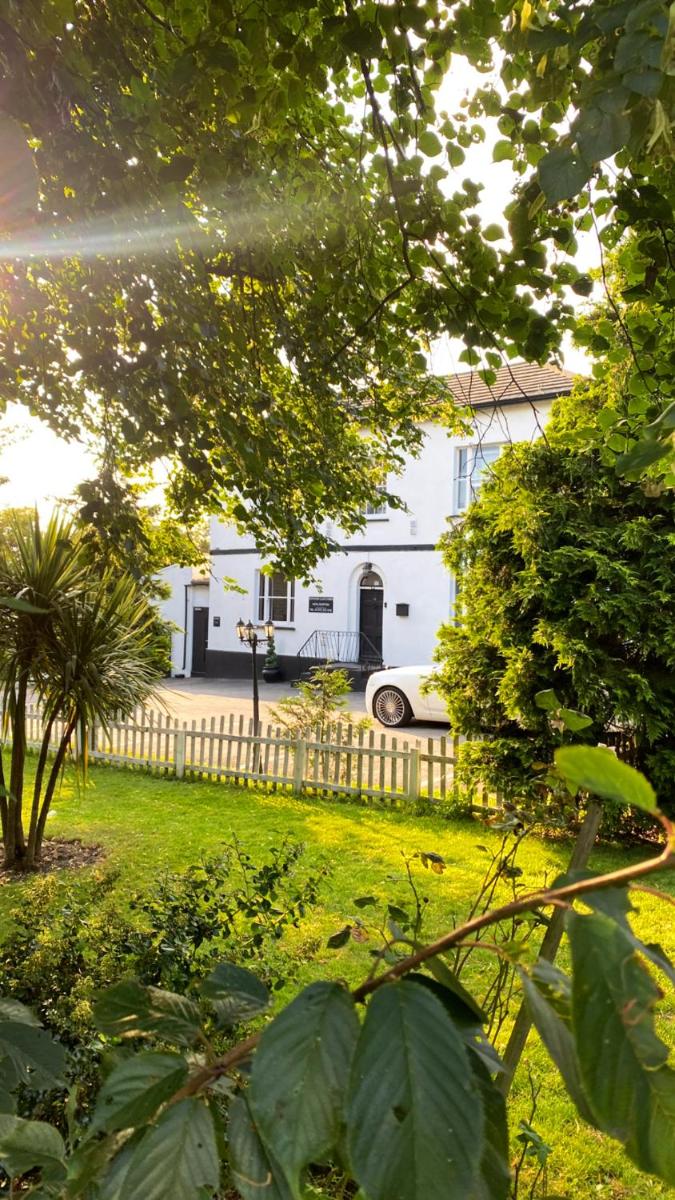 STIFFORD CLAYS FARM HOTEL - Housity
