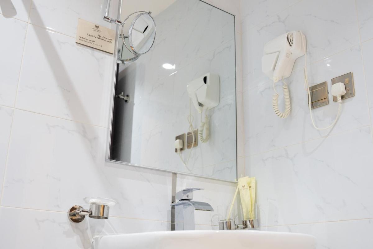 Landmark Hotel Suites - Housity
