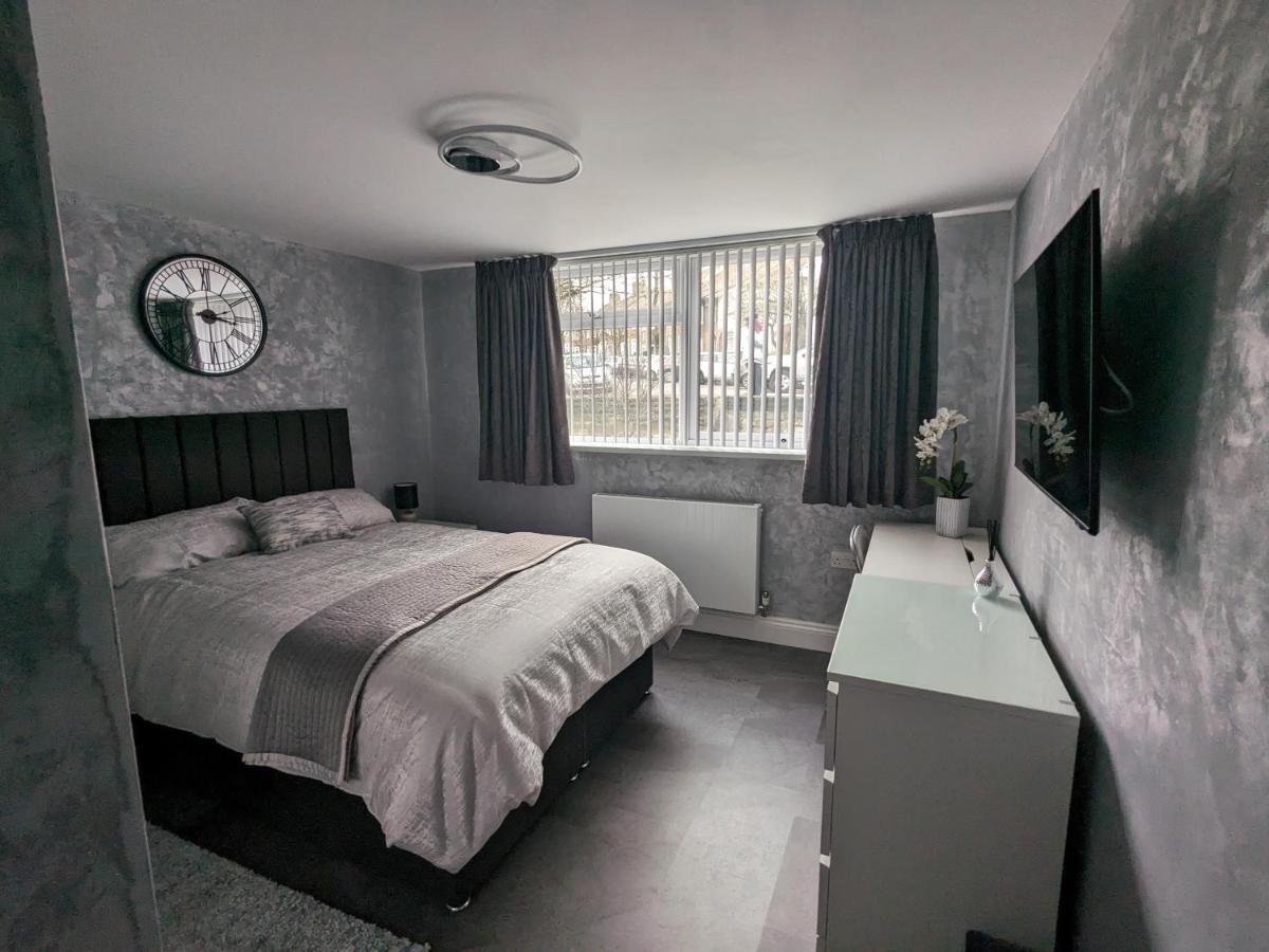 Luxury room in 2 bed Apartment - Housity