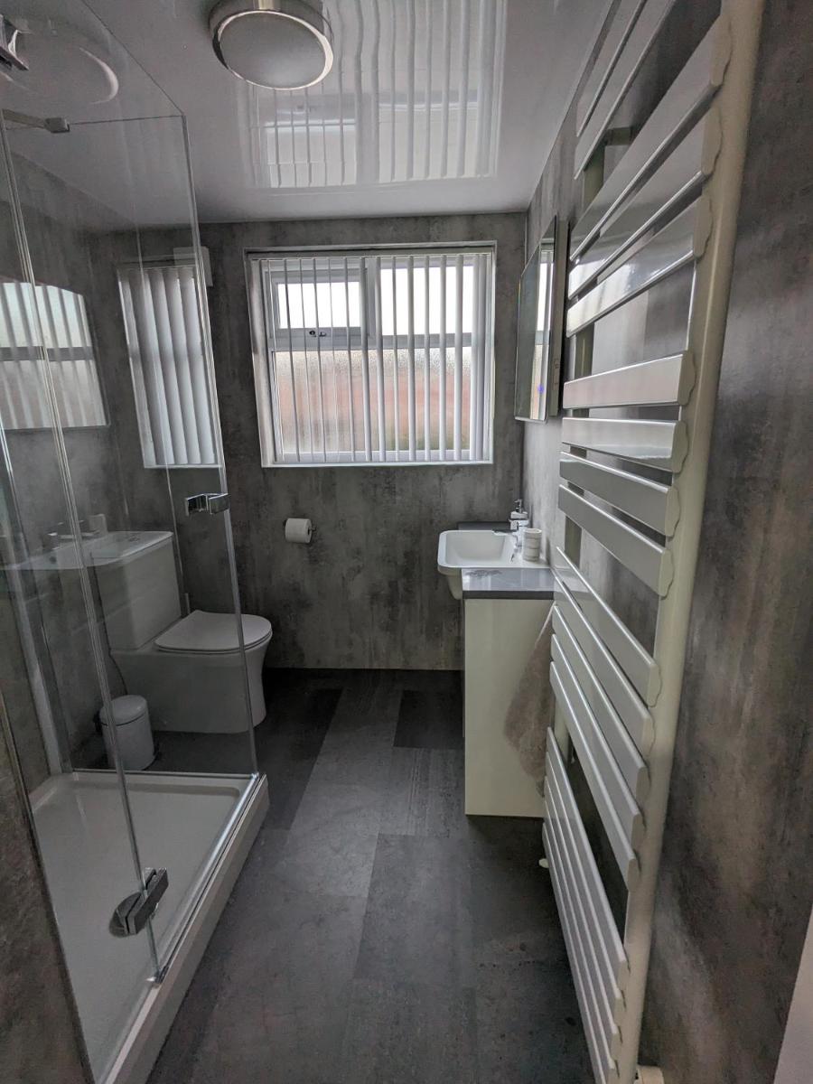Luxury room in 2 bed Apartment - Housity