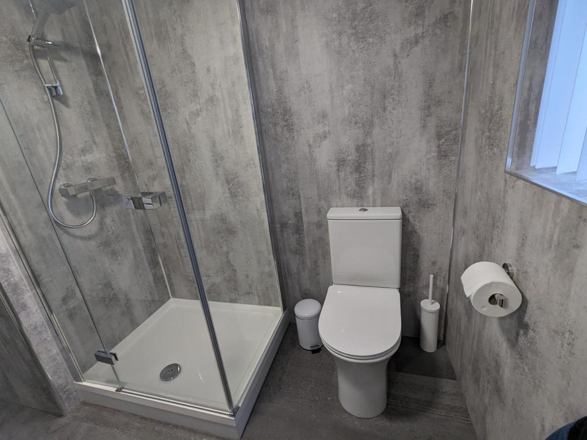 Luxury room in 2 bed Apartment - Housity