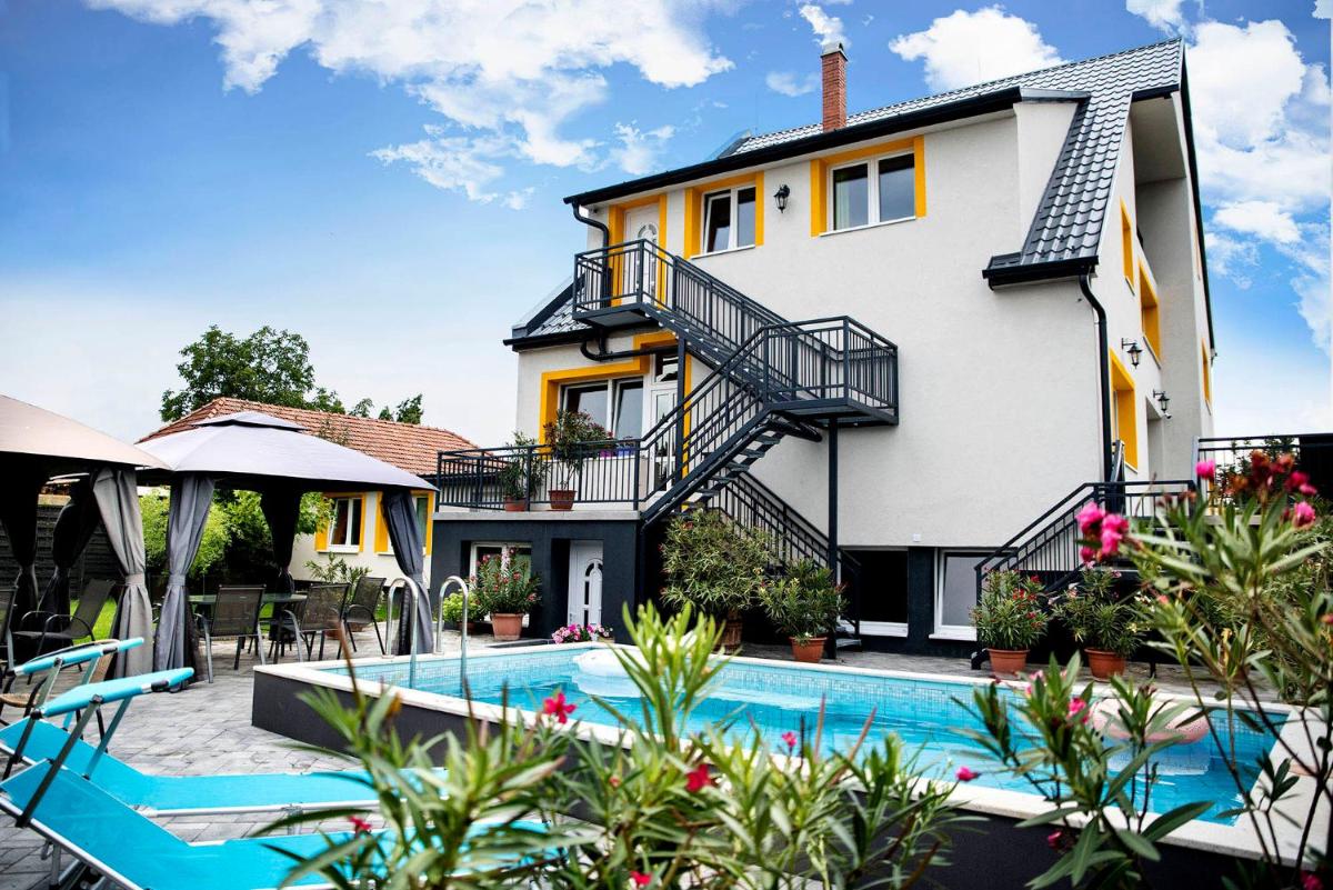 Vi-Li Panzió - Housity